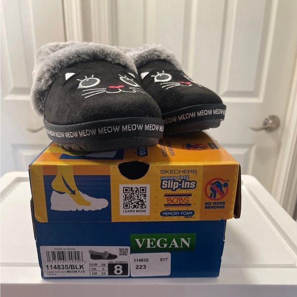 Skechers BOBS Slip-Ins with Gray Fur - Picture 8 of 8